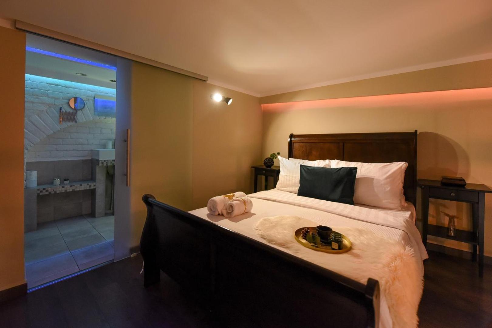 Regina Elisabeta Duplex-style Studios: Cozy Haven In The City Center * Bucareste
