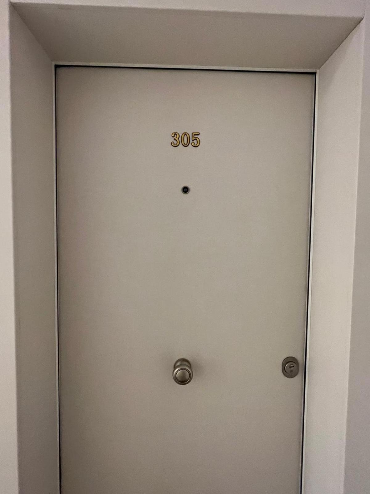 Apartment C-entral With Private Parking Bucharest