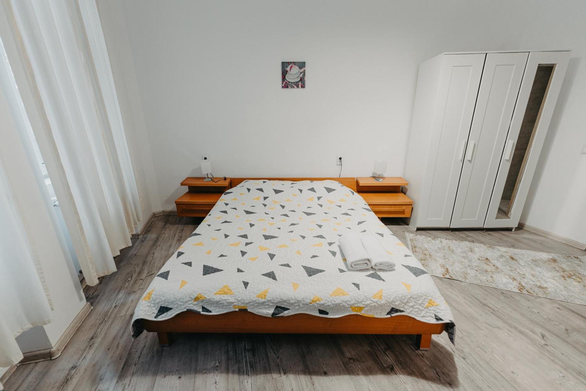 Piata Amzei Nr.1 * Bucareste
