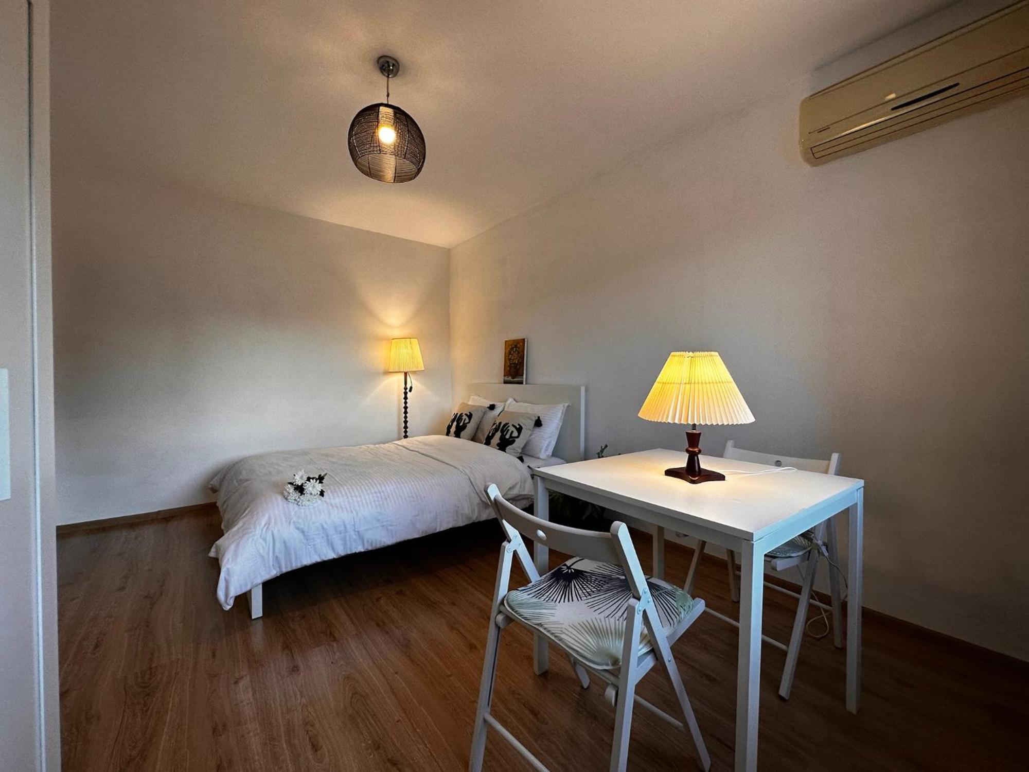 Romantic Charm Residence, Netflix And Chill, Free Early Check-in Apartment *