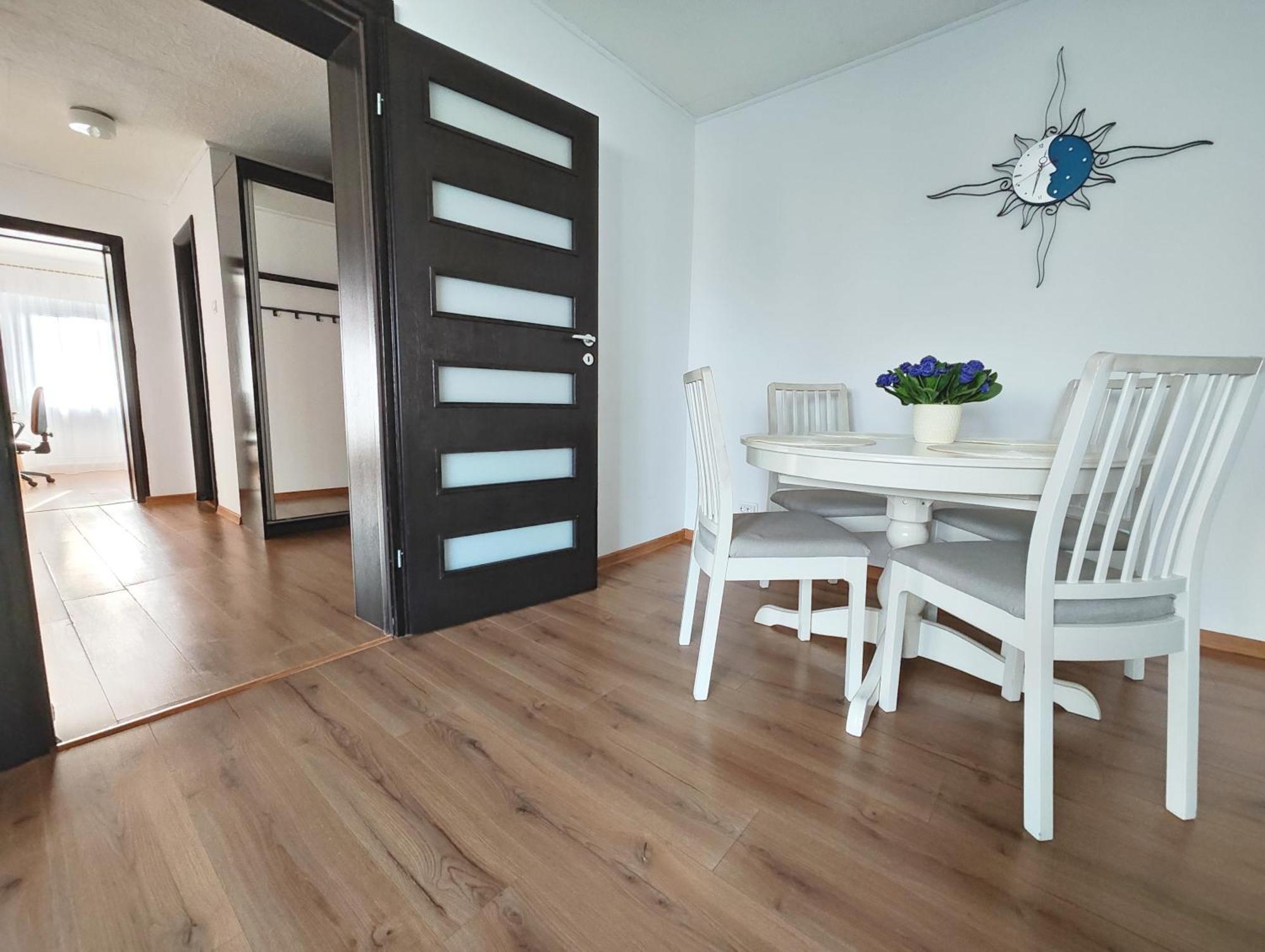 Platinum - Cu 3 Camere, 2 Dormitoare, 2 Bai, Bucatarie Complet Utilata, 2 Balcoane Apartament *