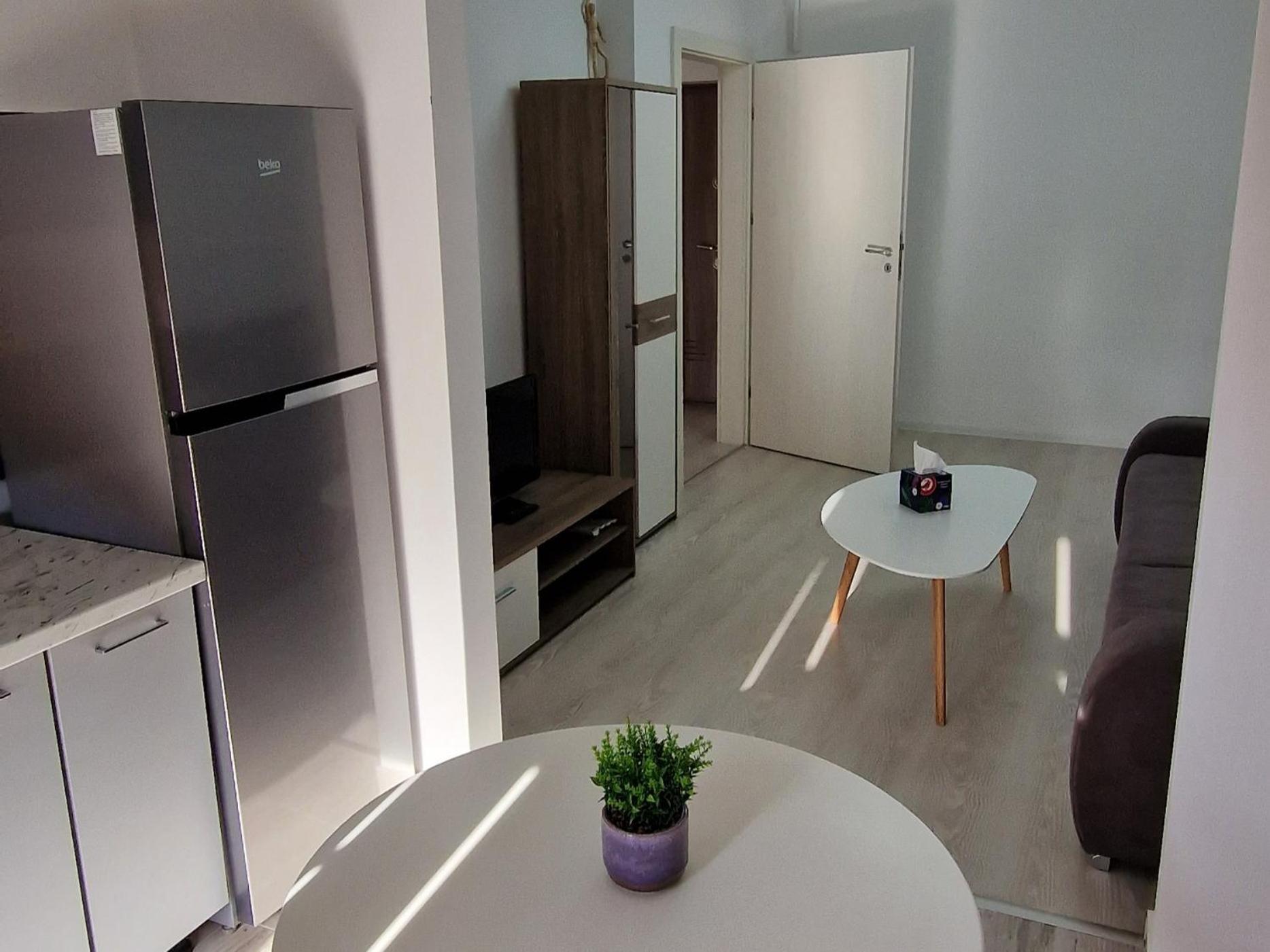 Titan 4 Residance Apartment *