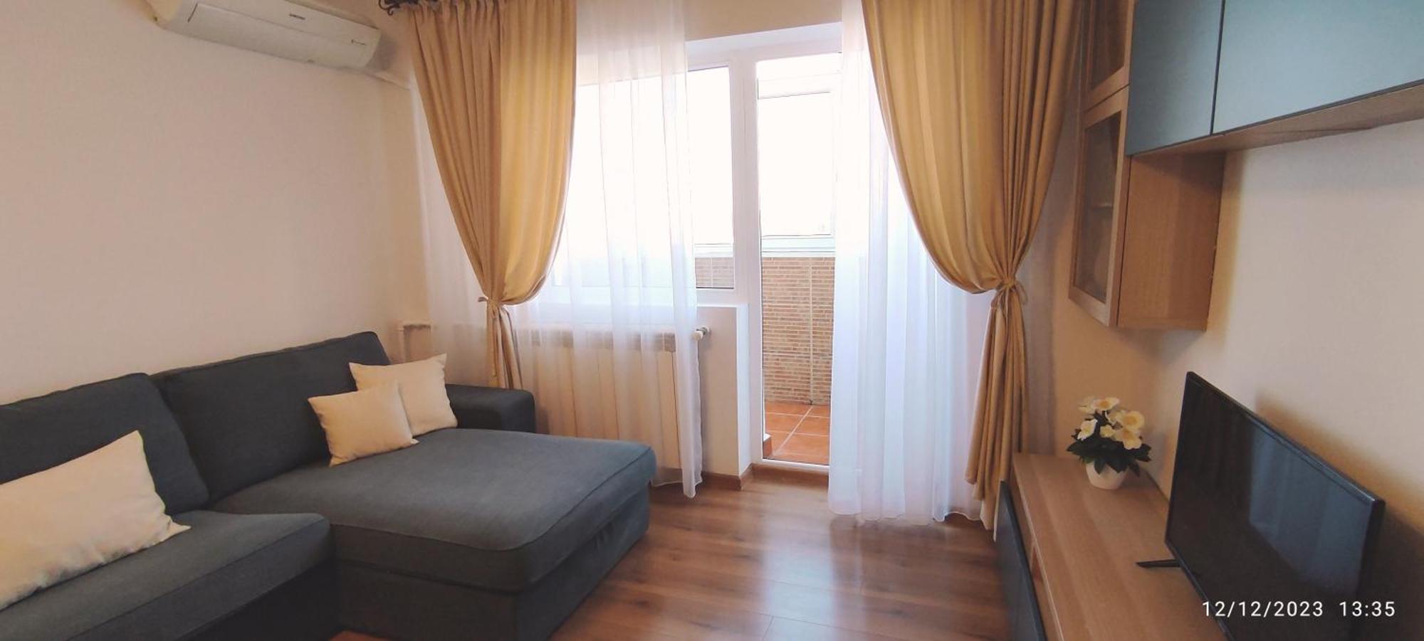 Platinum - Cu 3 Camere, 2 Dormitoare, 2 Bai, Bucatarie Complet Utilata, 2 Balcoane
