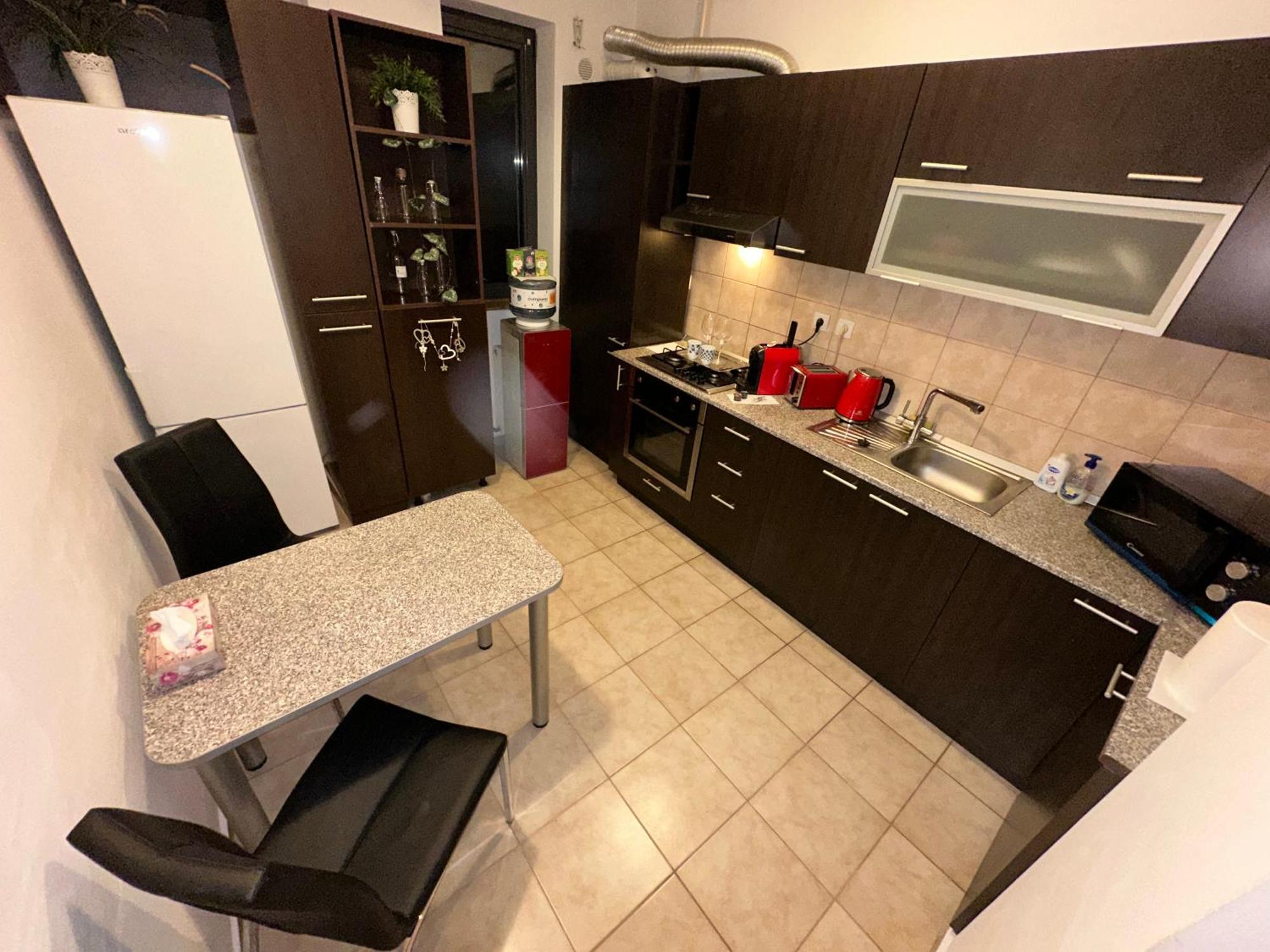 Centru Unirii Luxury Vip Apartment: Spacious 2-room With Heated Parking *