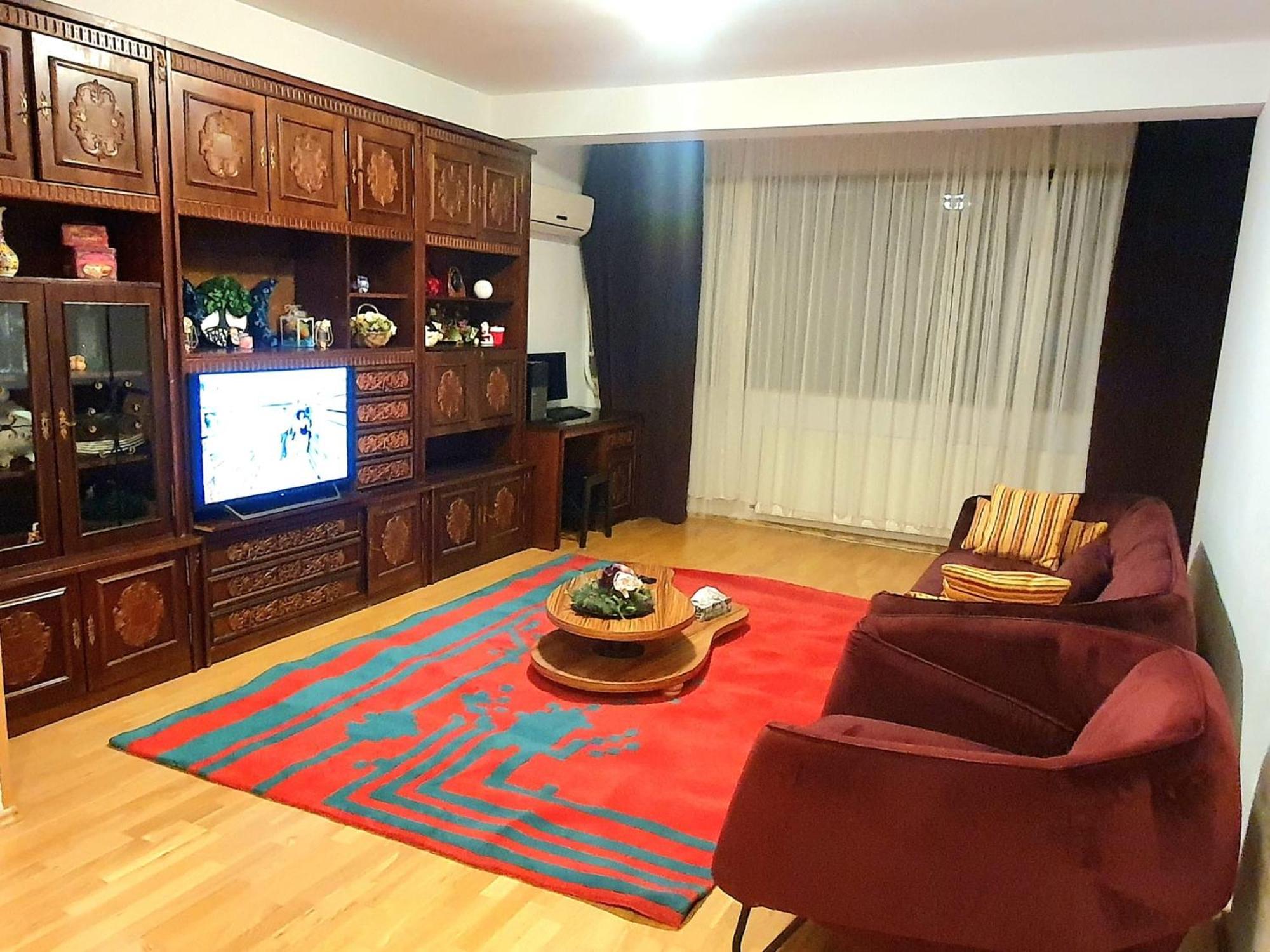 Centru Unirii Luxury Vip Apartment: Spacious 2-room With Heated Parking * Bucharest