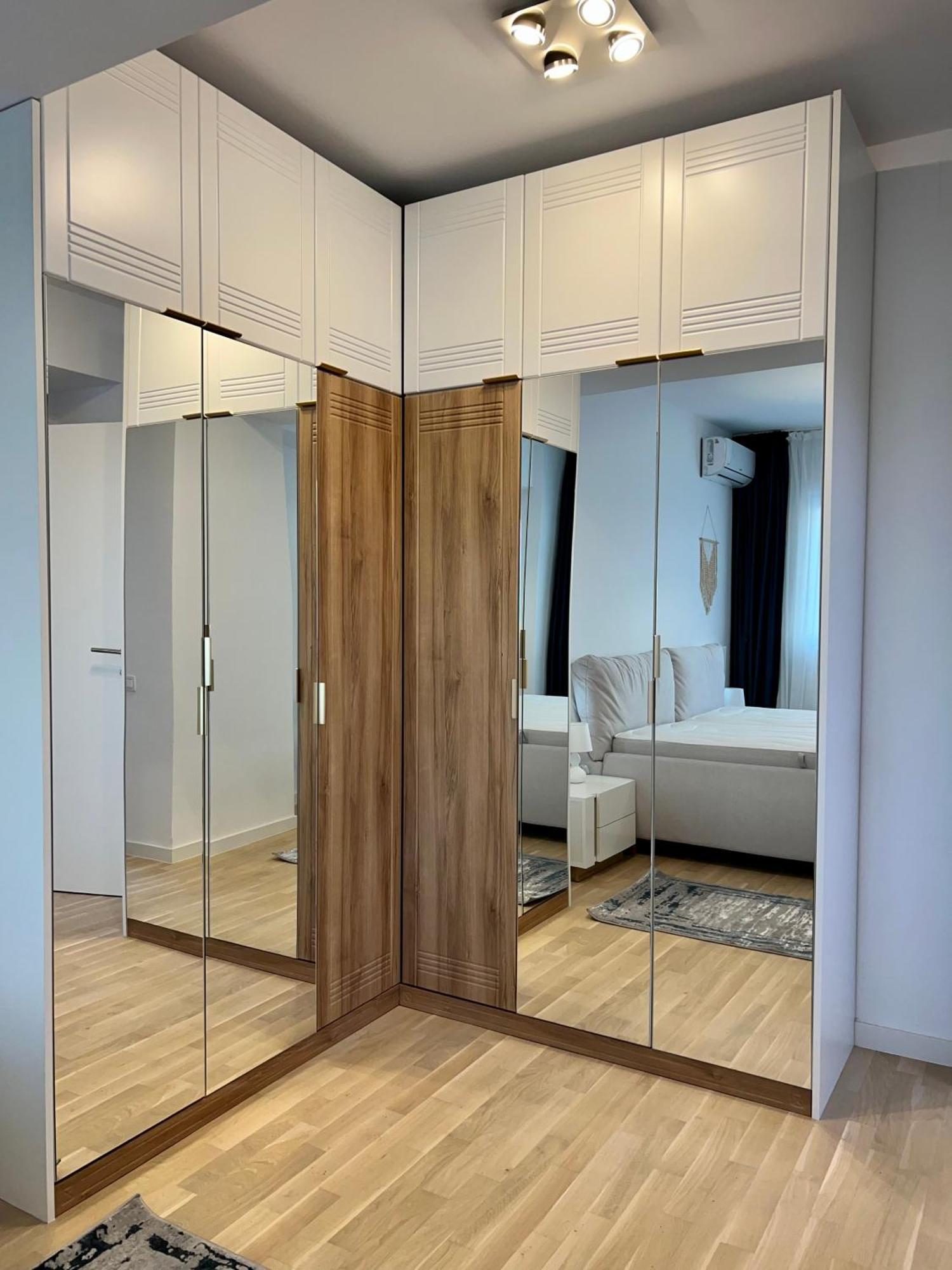 C-entral With Private Parking Apartment *
