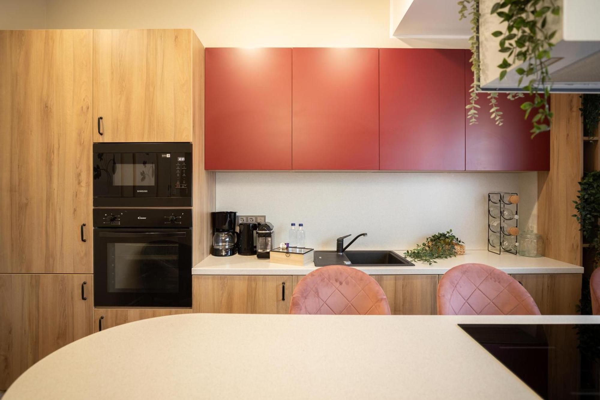 Stylish Ruby 1br - Old Town Urban Oasis Bucharest