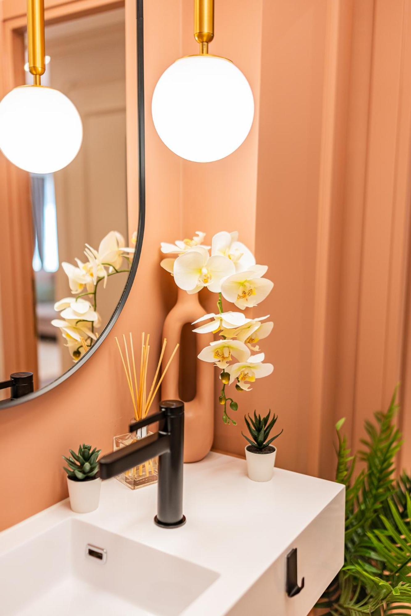 Pink Perfection - One-bedroom Gemstone Oasis Apartament