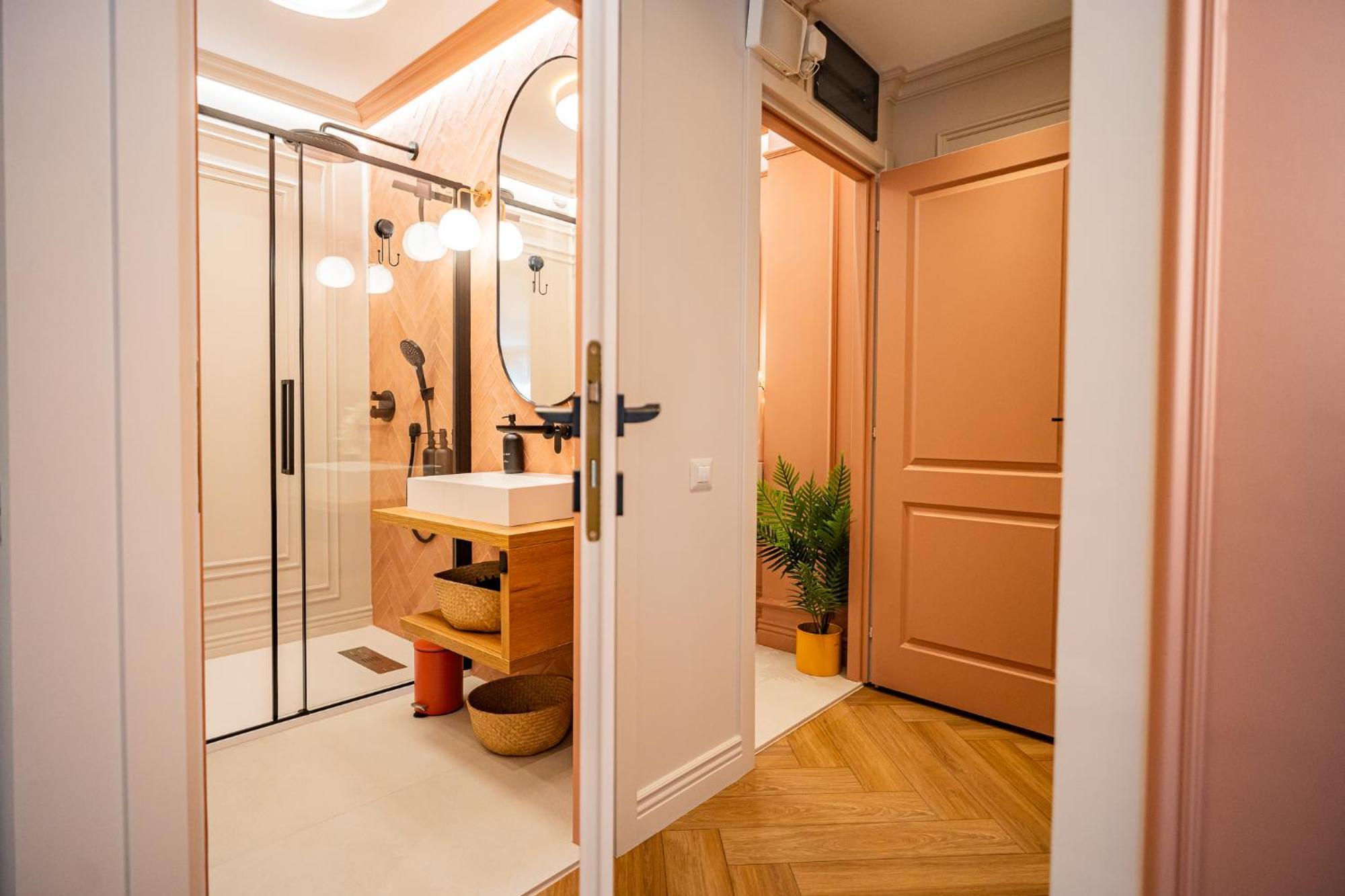 Apartament Pink Perfection - One-bedroom Gemstone Oasis *