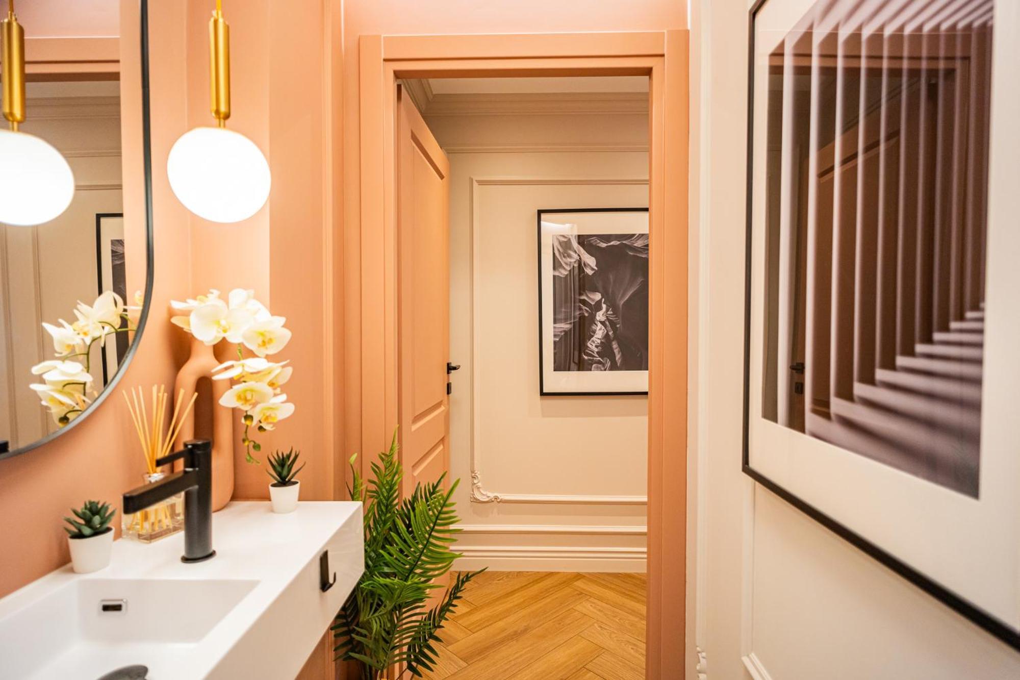 Pink Perfection - One-bedroom Gemstone Oasis Apartament
