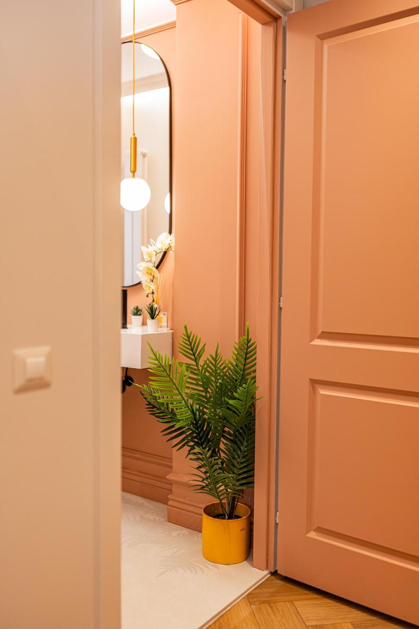Apartament Pink Perfection - One-bedroom Gemstone Oasis *