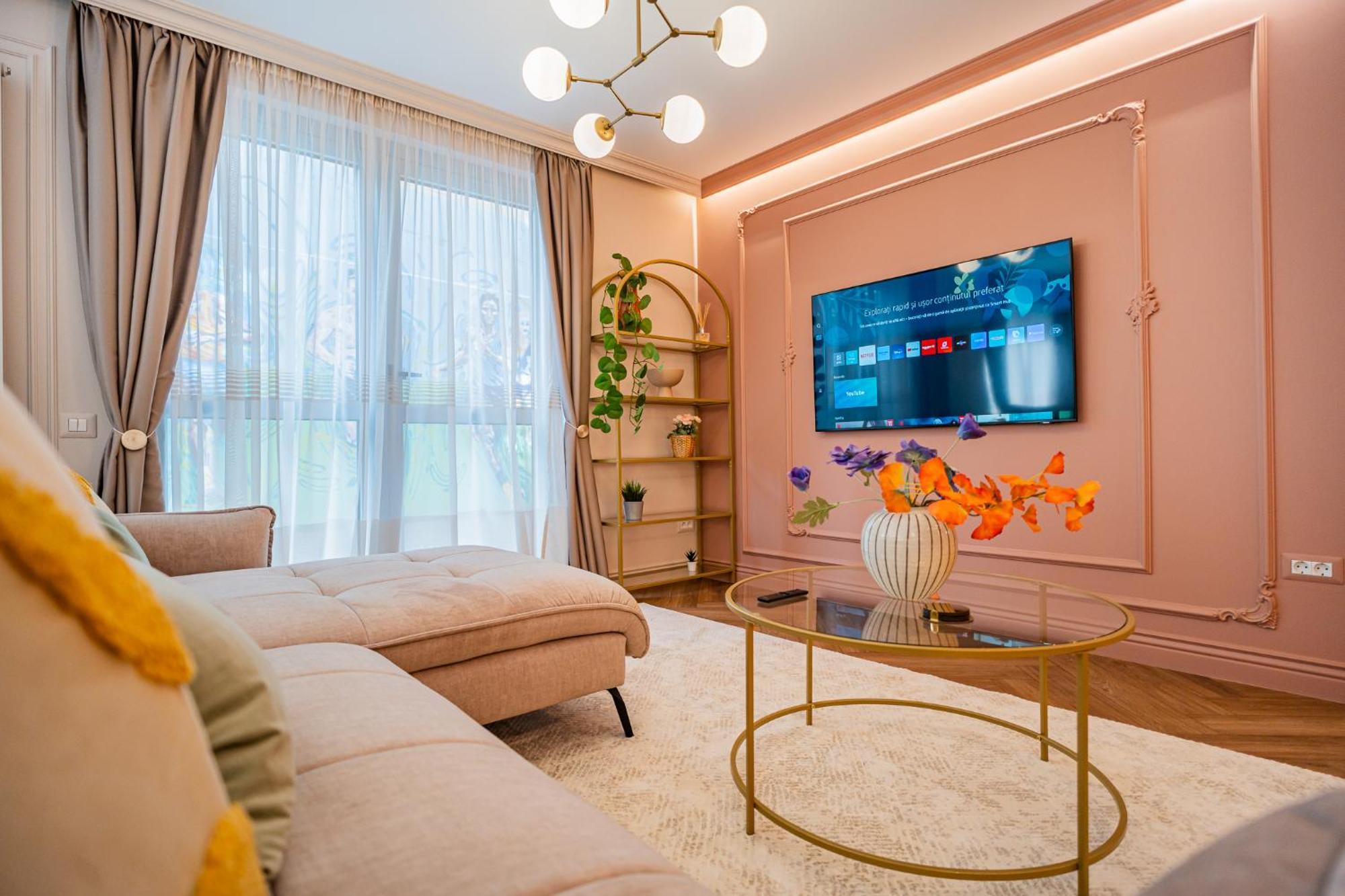 Pink Perfection - One-bedroom Gemstone Oasis Apartament *