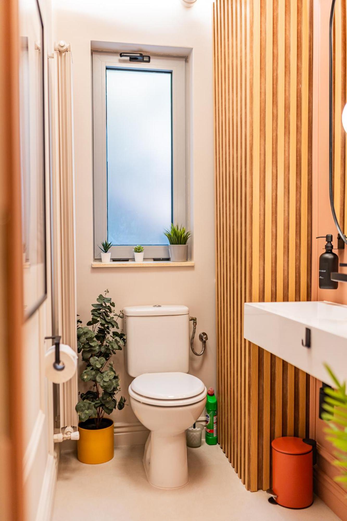 Pink Perfection - One-bedroom Gemstone Oasis Apartament