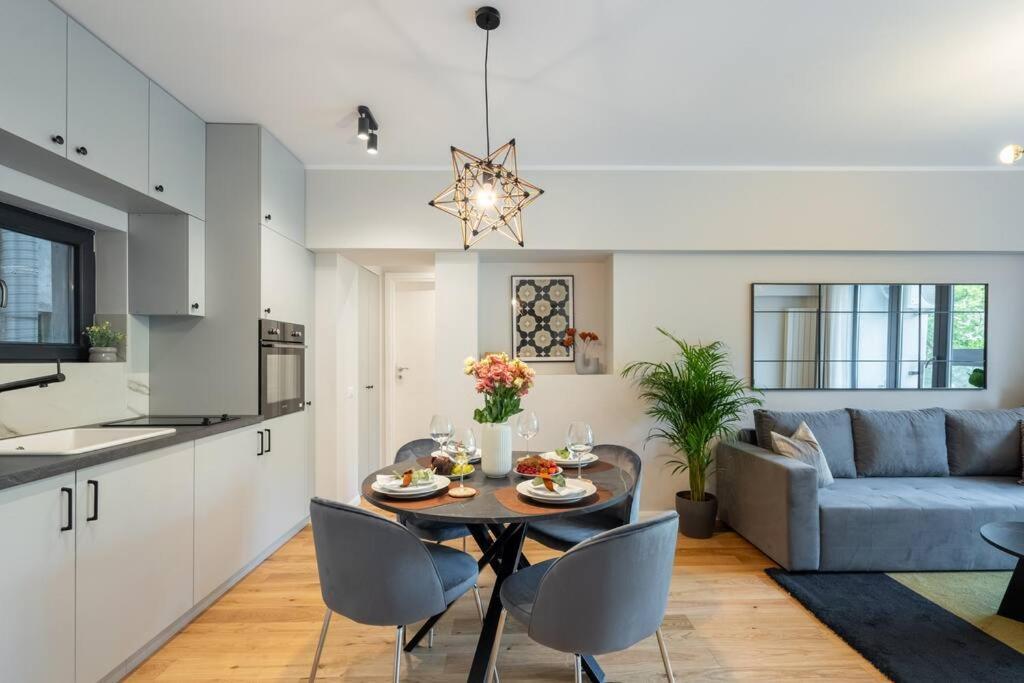 Apartment Sunny 2br Flat - Location - 3 Balconies *