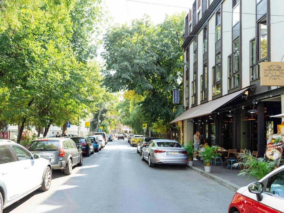 Sunny 2br Flat - Location - 3 Balconies