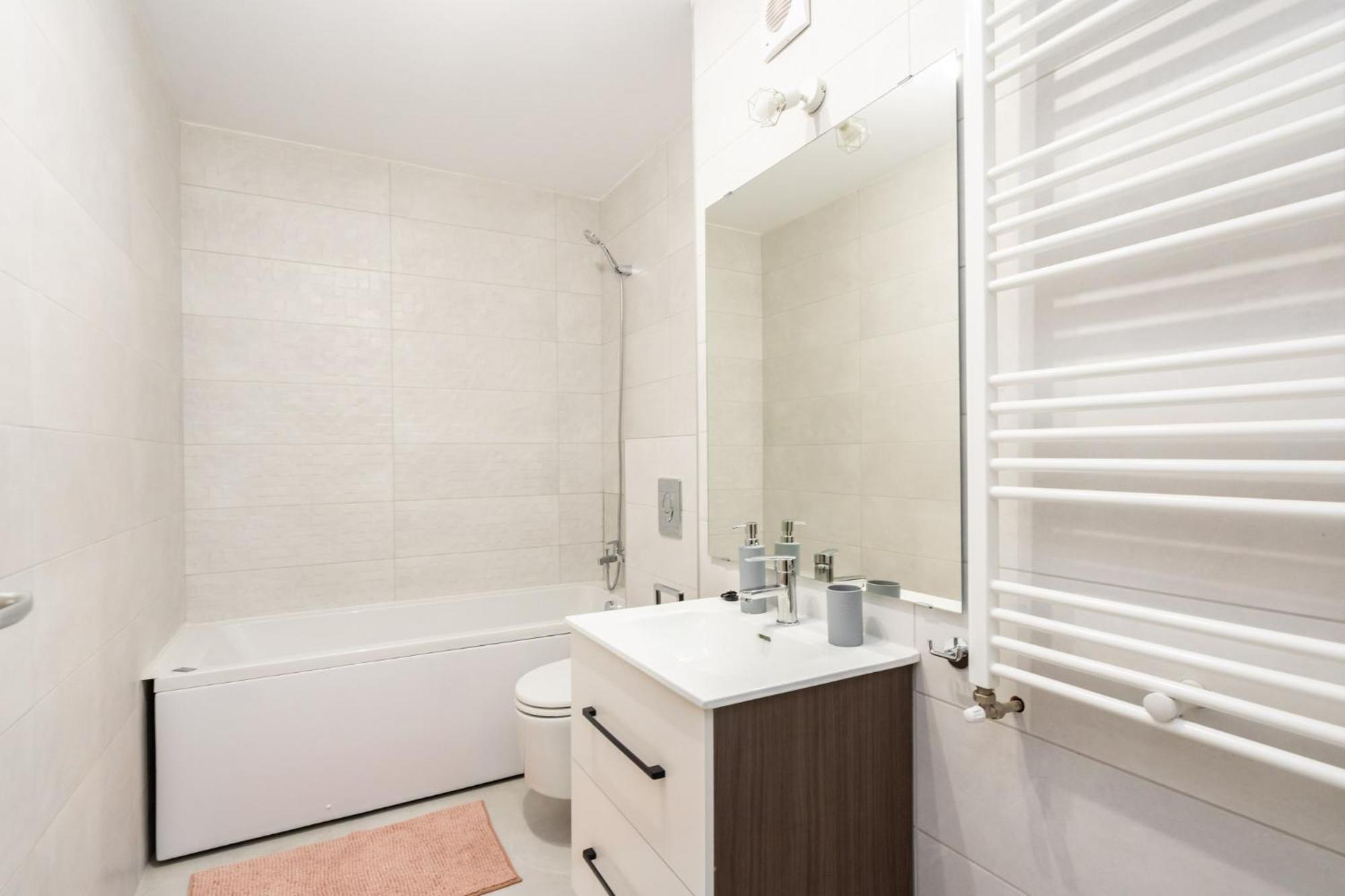 Apartment Kondo Studio I Roka Residence, Timpuri Noi
