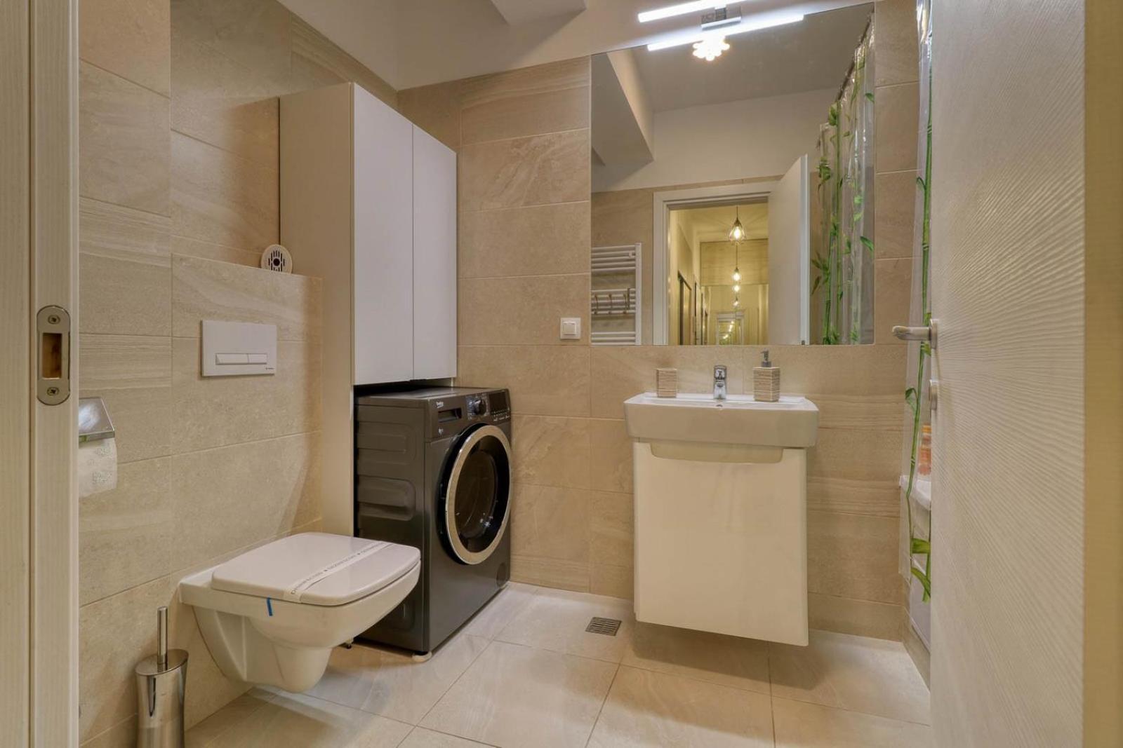 Relaxation Station: Cozy With Smart Features Near Ior Park Apartment