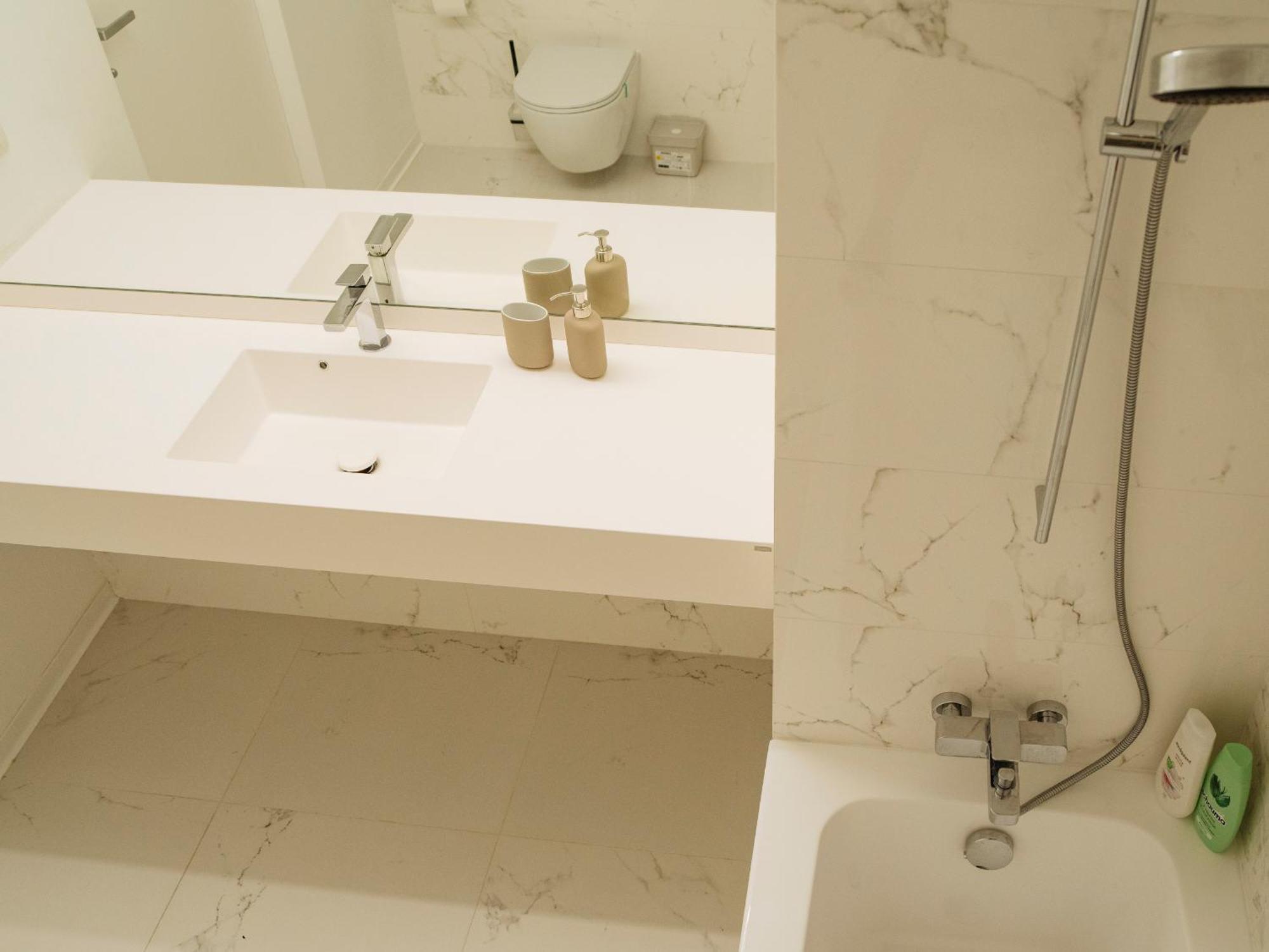 Luxury Living: Spectacular Views & Modern Elegance Apartament *
