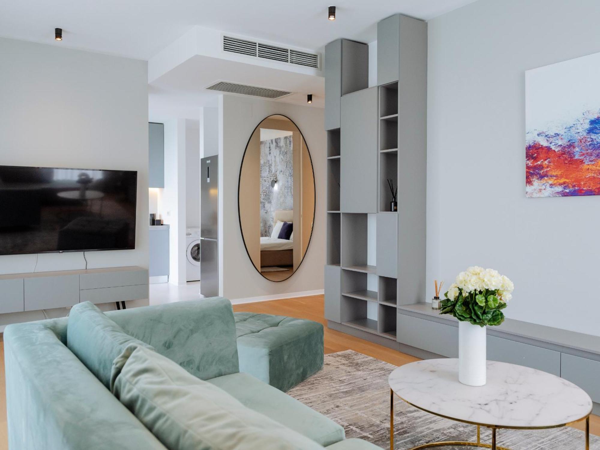Apartament Luxury Living: Spectacular Views & Modern Elegance Bucureşti