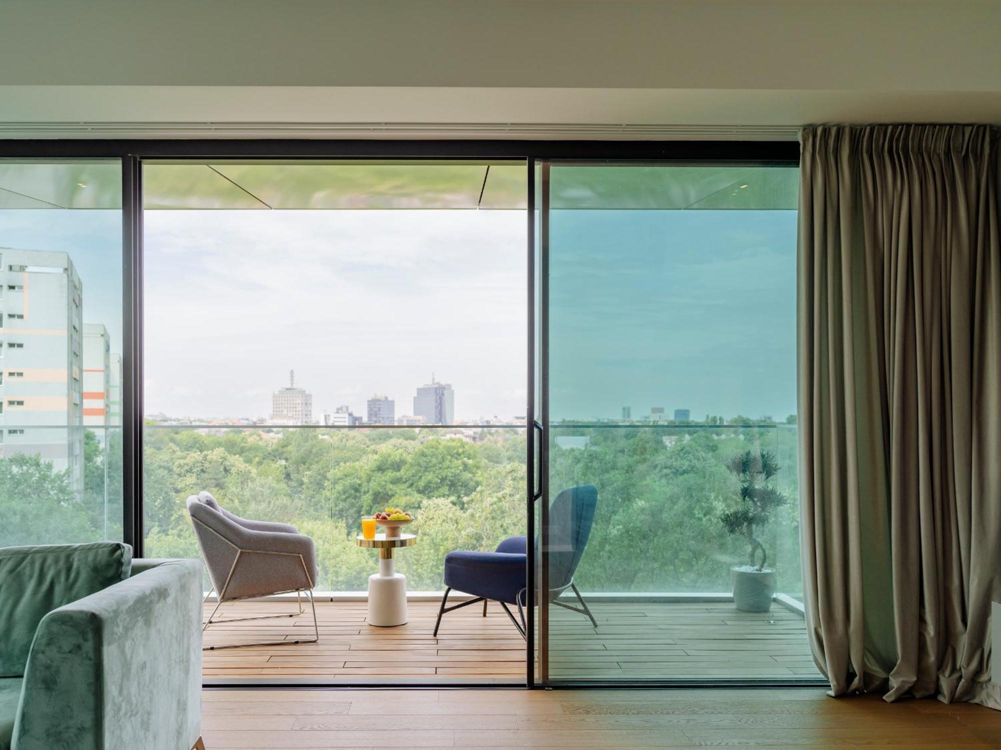 Luxury Living: Spectacular Views & Modern Elegance Apartament *