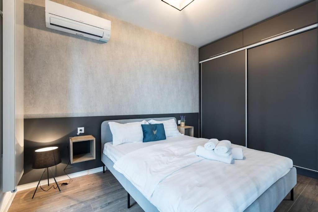 Greenwich I Double Studio With Private Parking Apartment Bucharest
