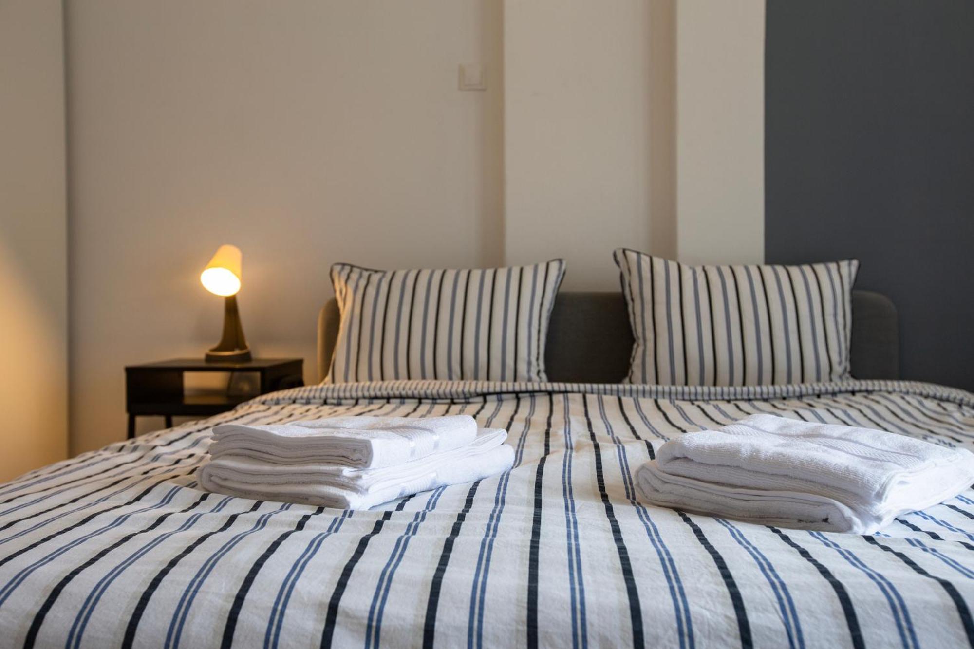 Ultracentral Hong Kong 3 Bdrm *