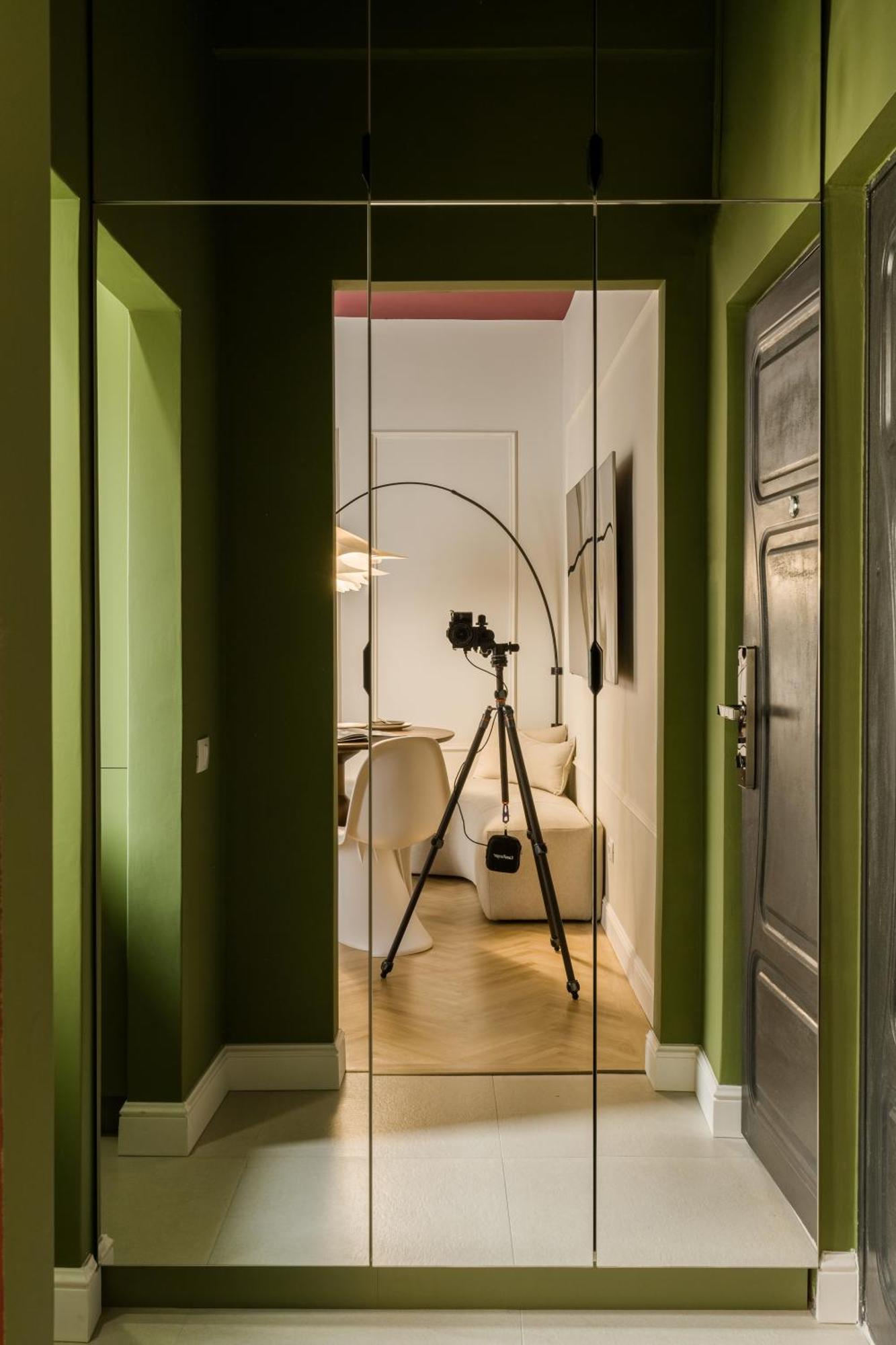 Rouge In Apartament *