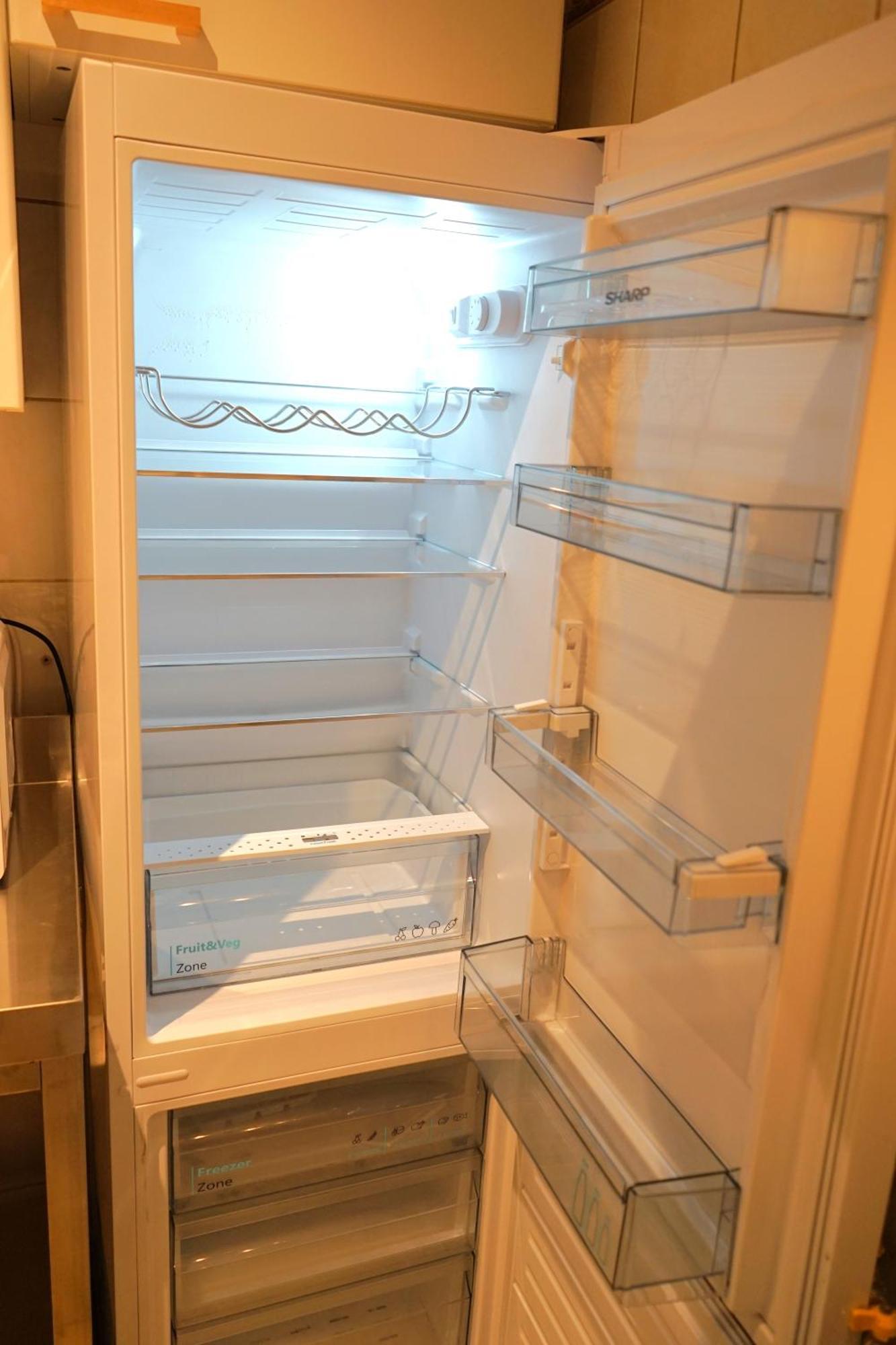 Apartment Spacious 3br, 2bt With 5 Balconies Bucharest