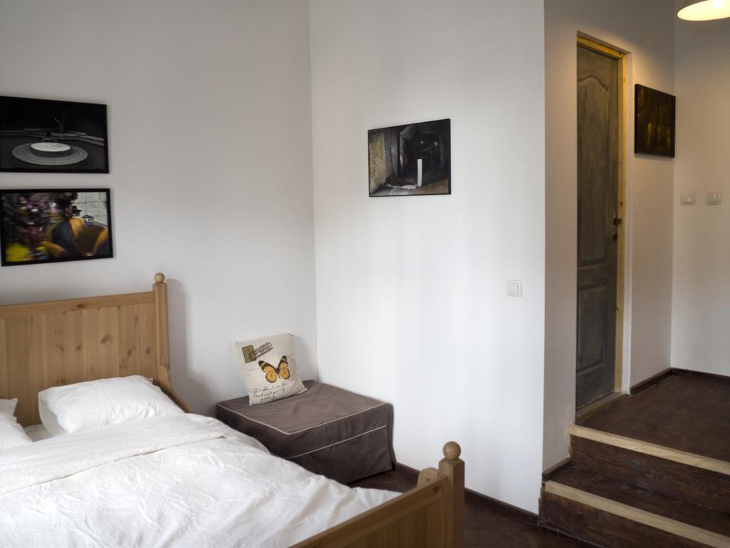 Victoria Poshtel Hostel *