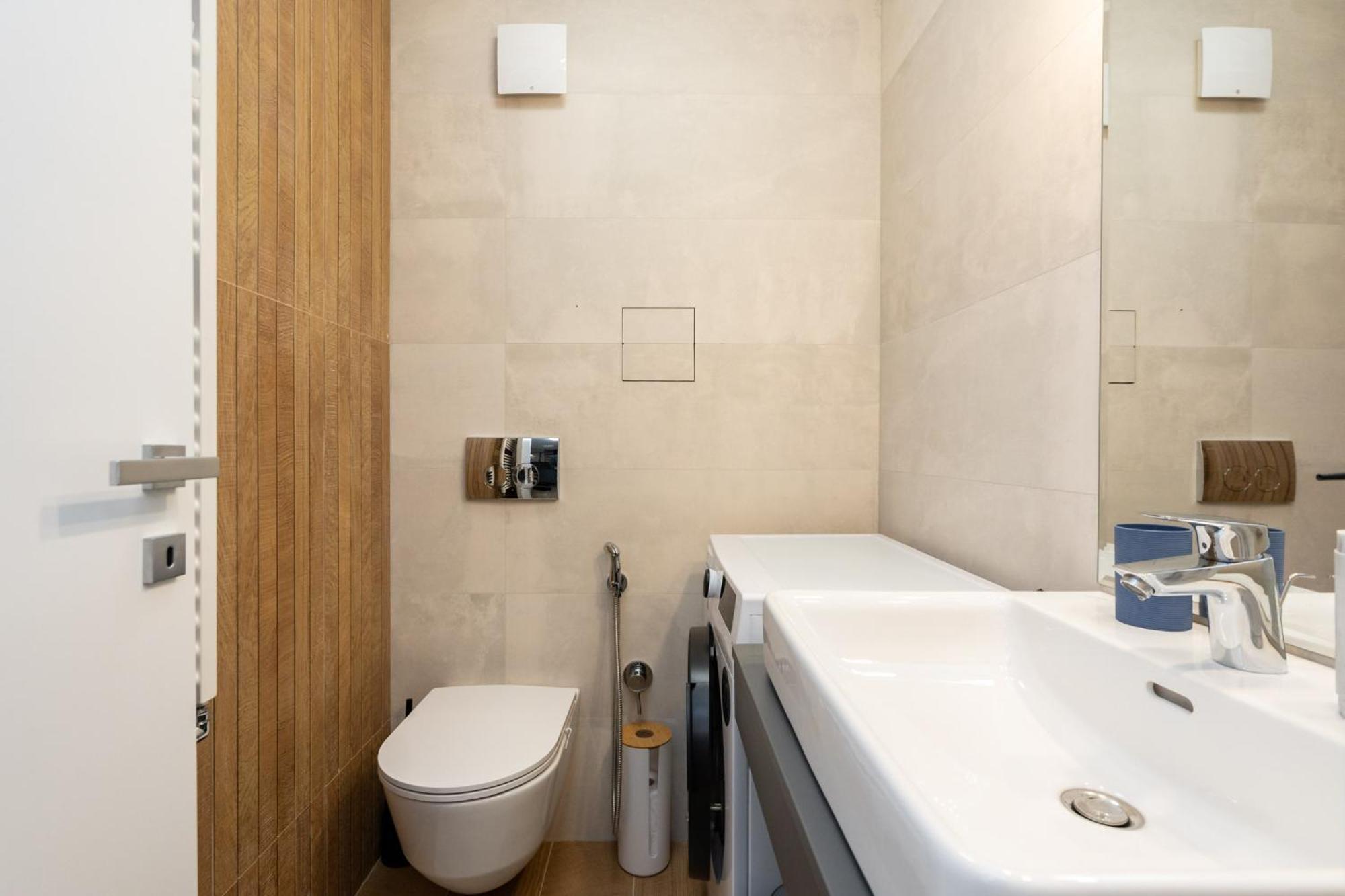 Apartament Central Nou Cu 2 Langa Piata Unirii