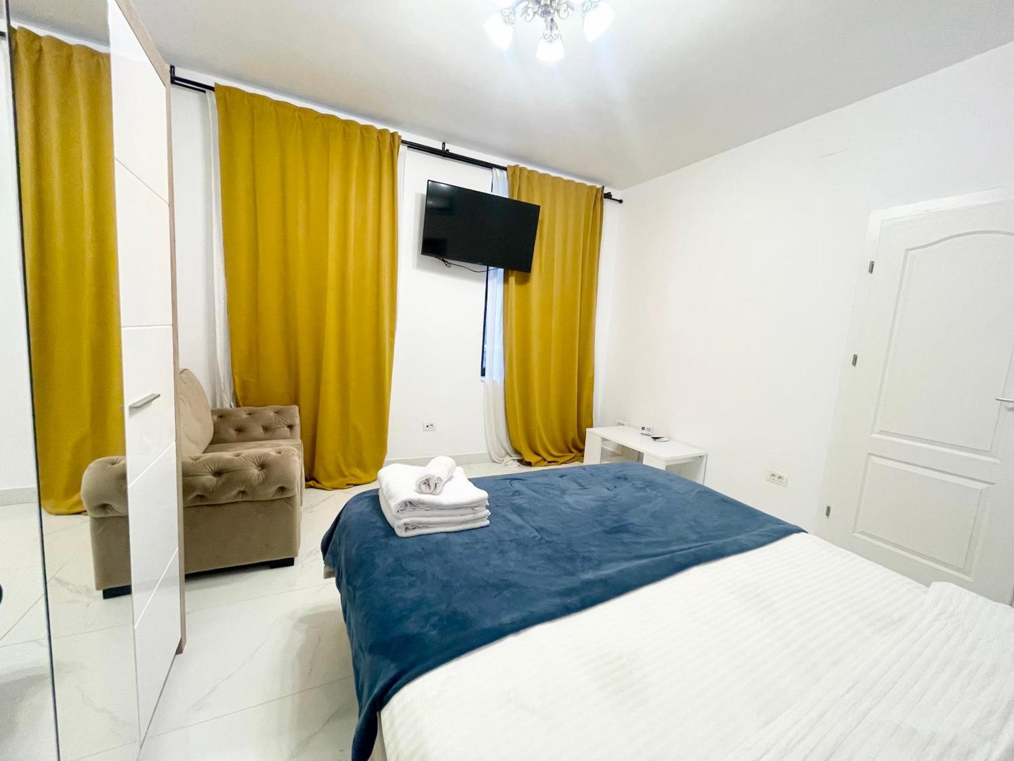 Apartment Capital 8