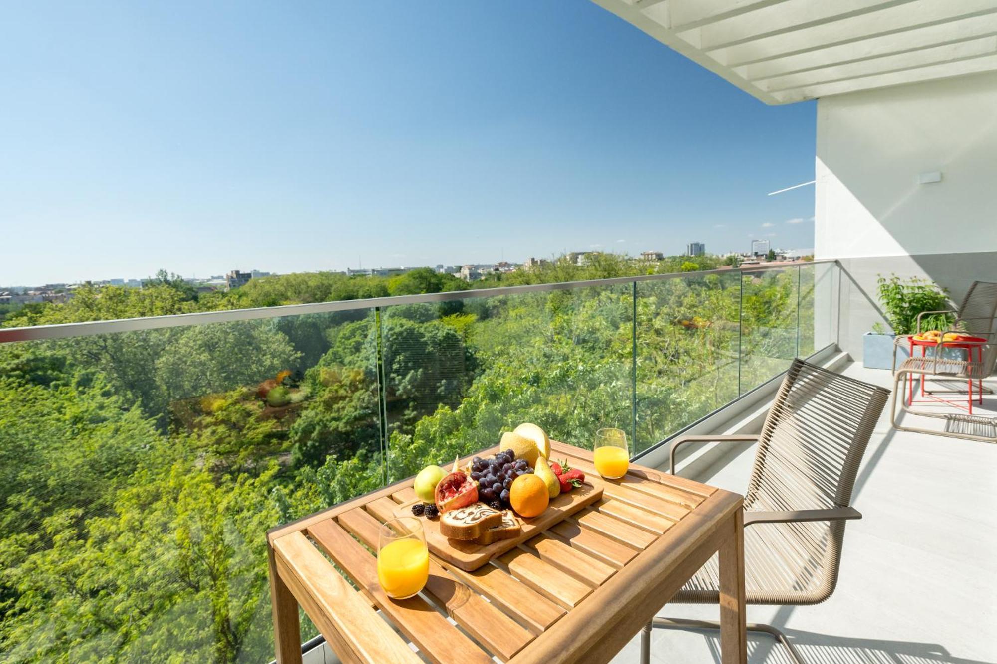 Luxury With Amazing Terrace Apartment *