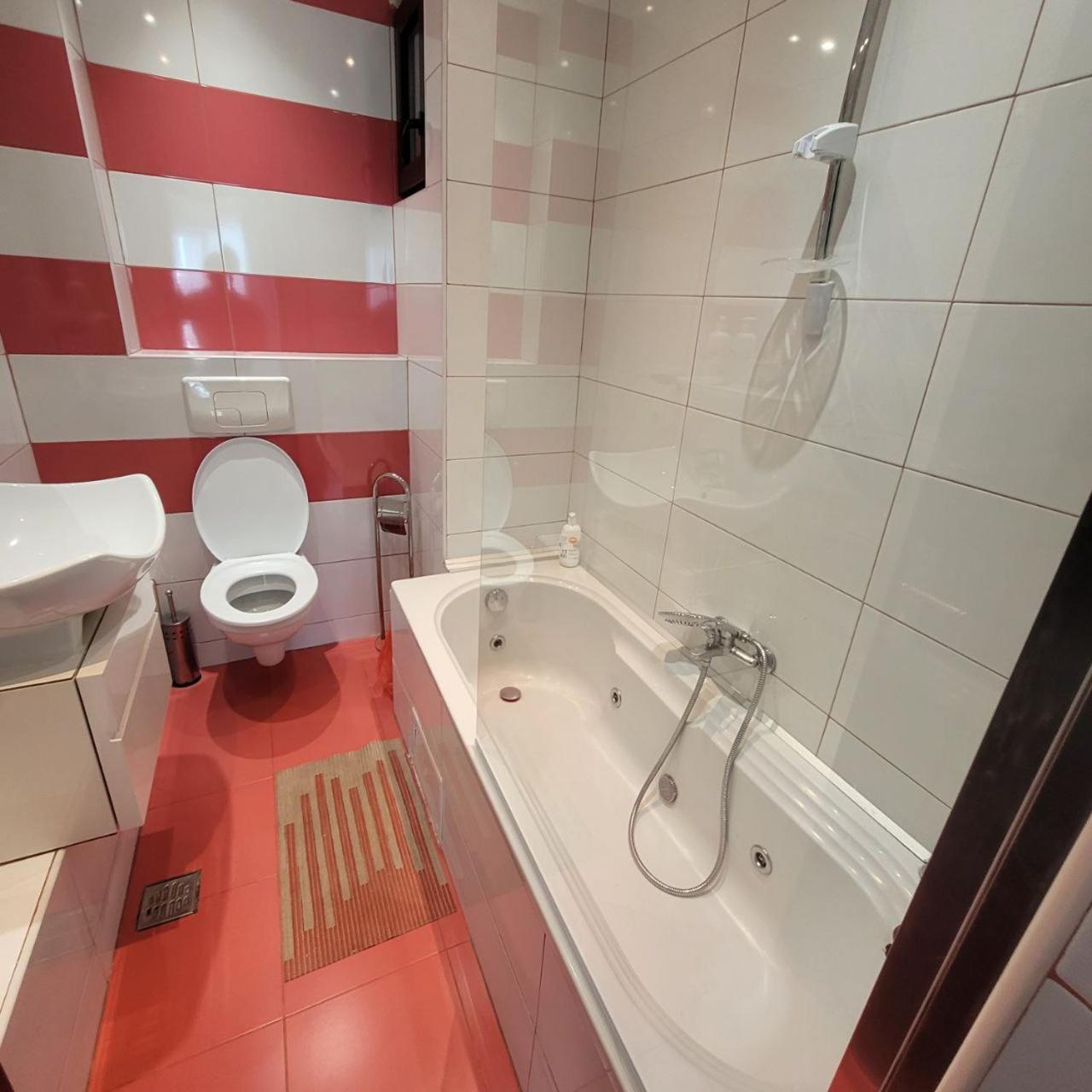 Anastasia Bratianu 28b Beautiful View Self Check From 2 Pm * Bucharest