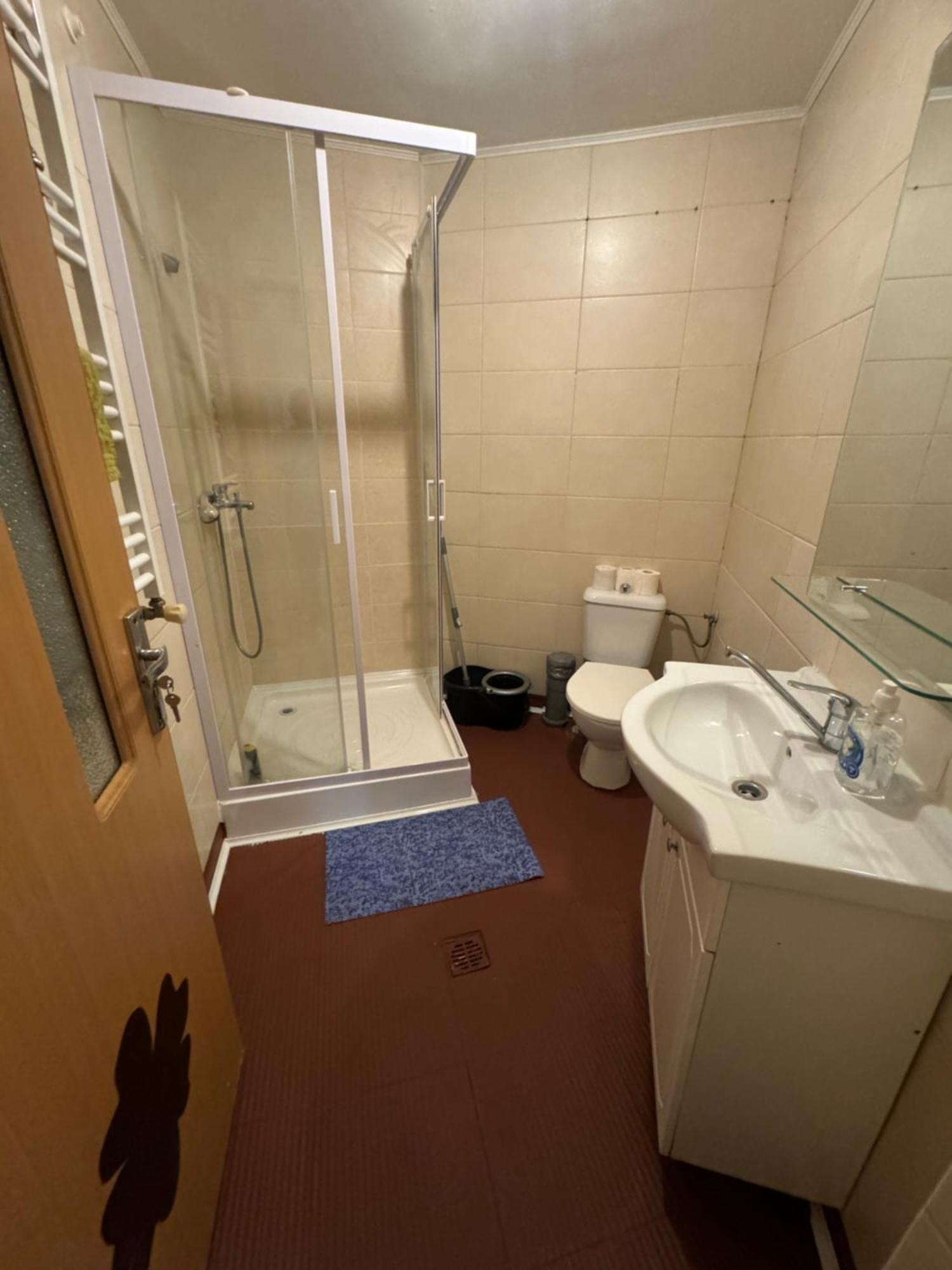 Apartament Economic Low Buget Downtown Studio Tiny On Street Piata Amzei Bucureşti