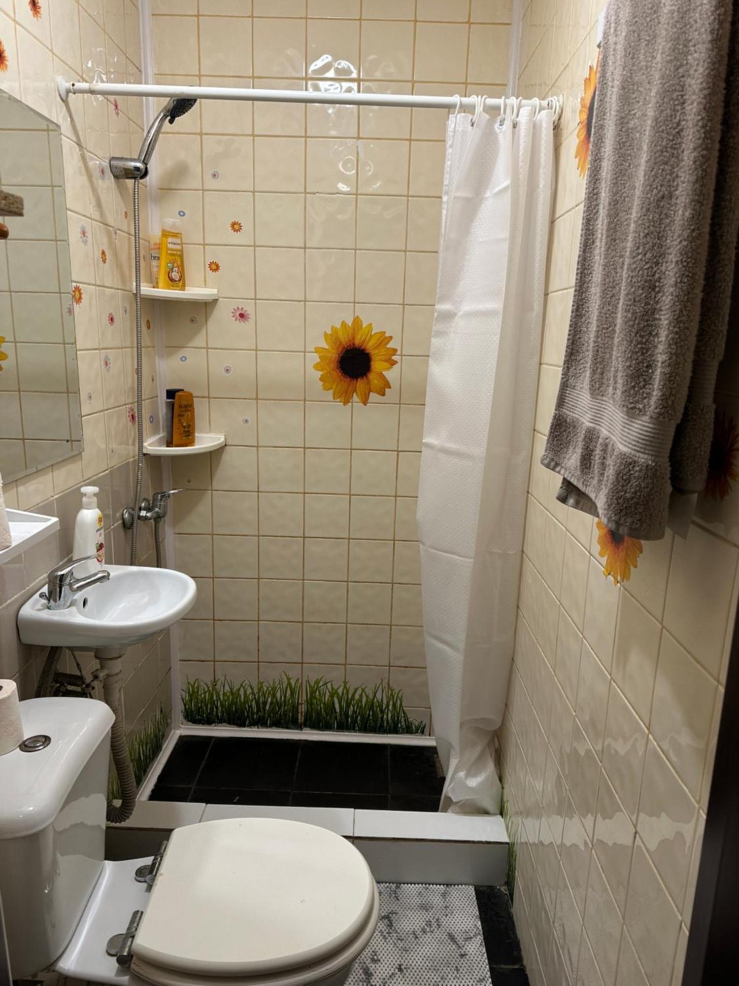 Apartament Economic Low Buget Downtown Studio Tiny On Street Piata Amzei