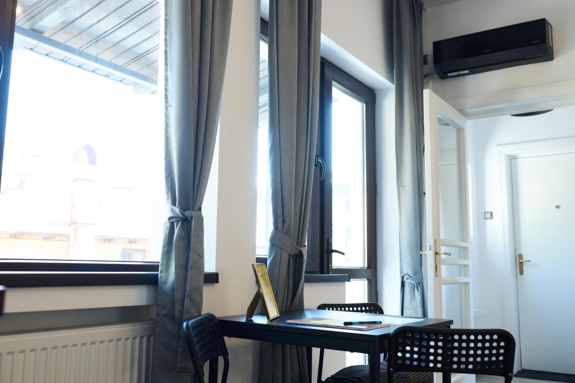 Old Town Retreat 7 *
