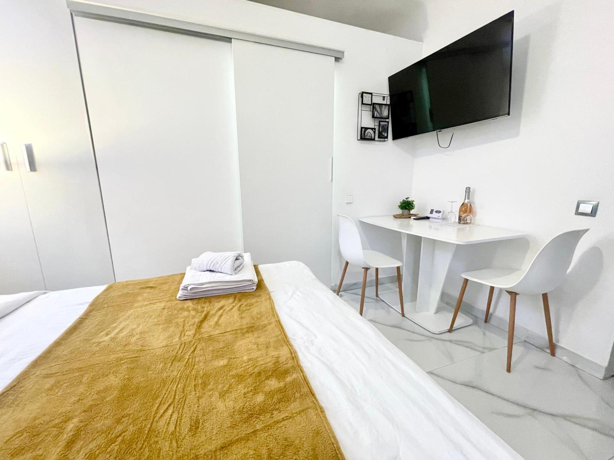 Apartment White