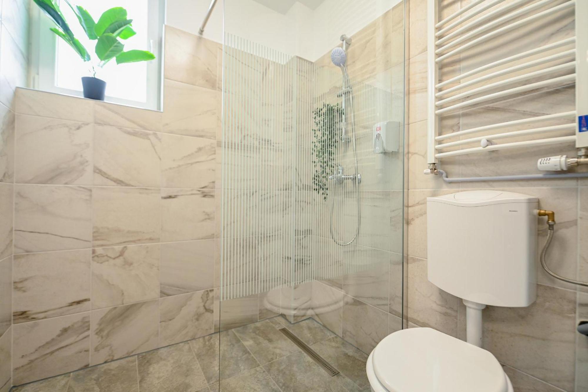 Apartment Central Retreat - Modern On Magheru Blvd Bucharest