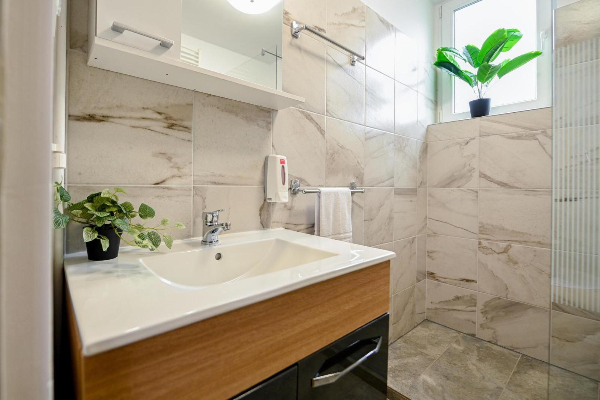 Central Retreat - Modern On Magheru Blvd Bucharest