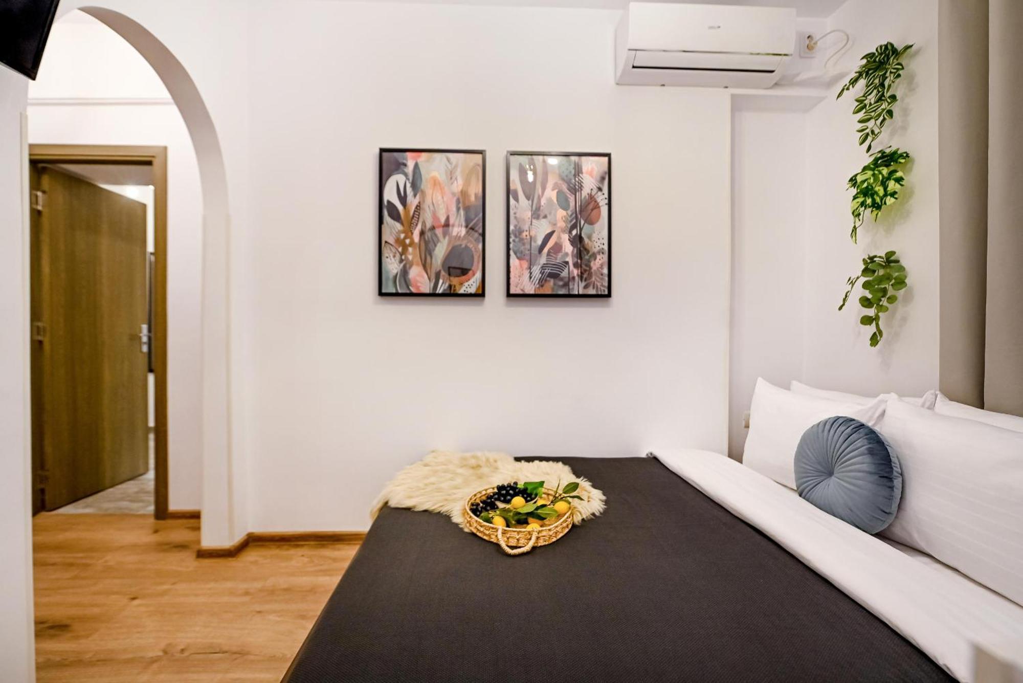 Central Retreat - Modern On Magheru Blvd Apartment *