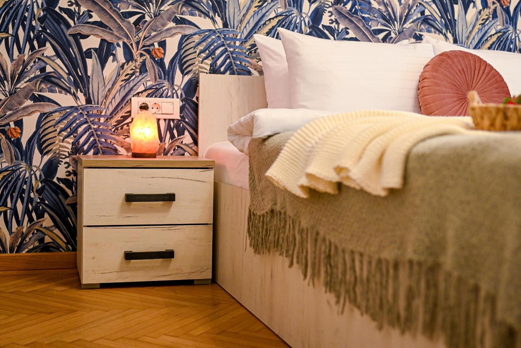 Apartment Central Retreat - Modern On Magheru Blvd Bucharest