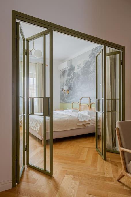 Designer Signature 2 Bdr Cismigiu Park 80sqm Bucareste