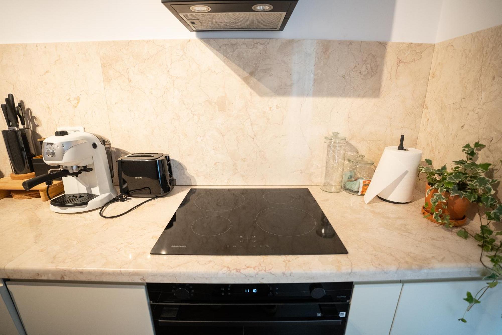 The Level Sanctuary: Free Parking & Netflix Apartament
