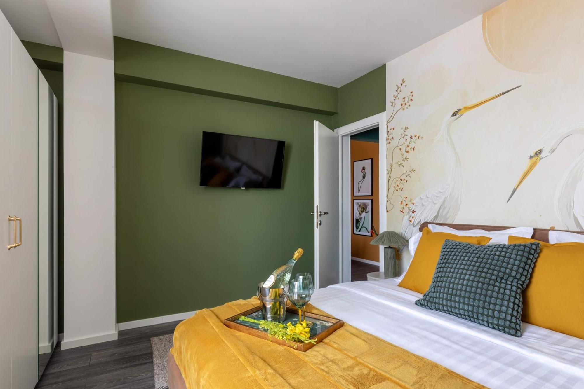 Holt - Lucky Cranes Apartment