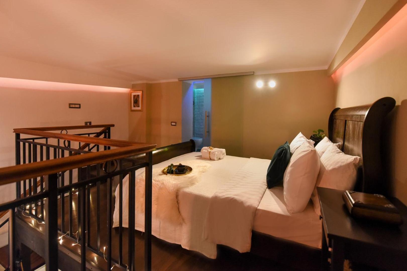 Regina Elisabeta Duplex-style Studios: Cozy Haven In The City Center Apartamento