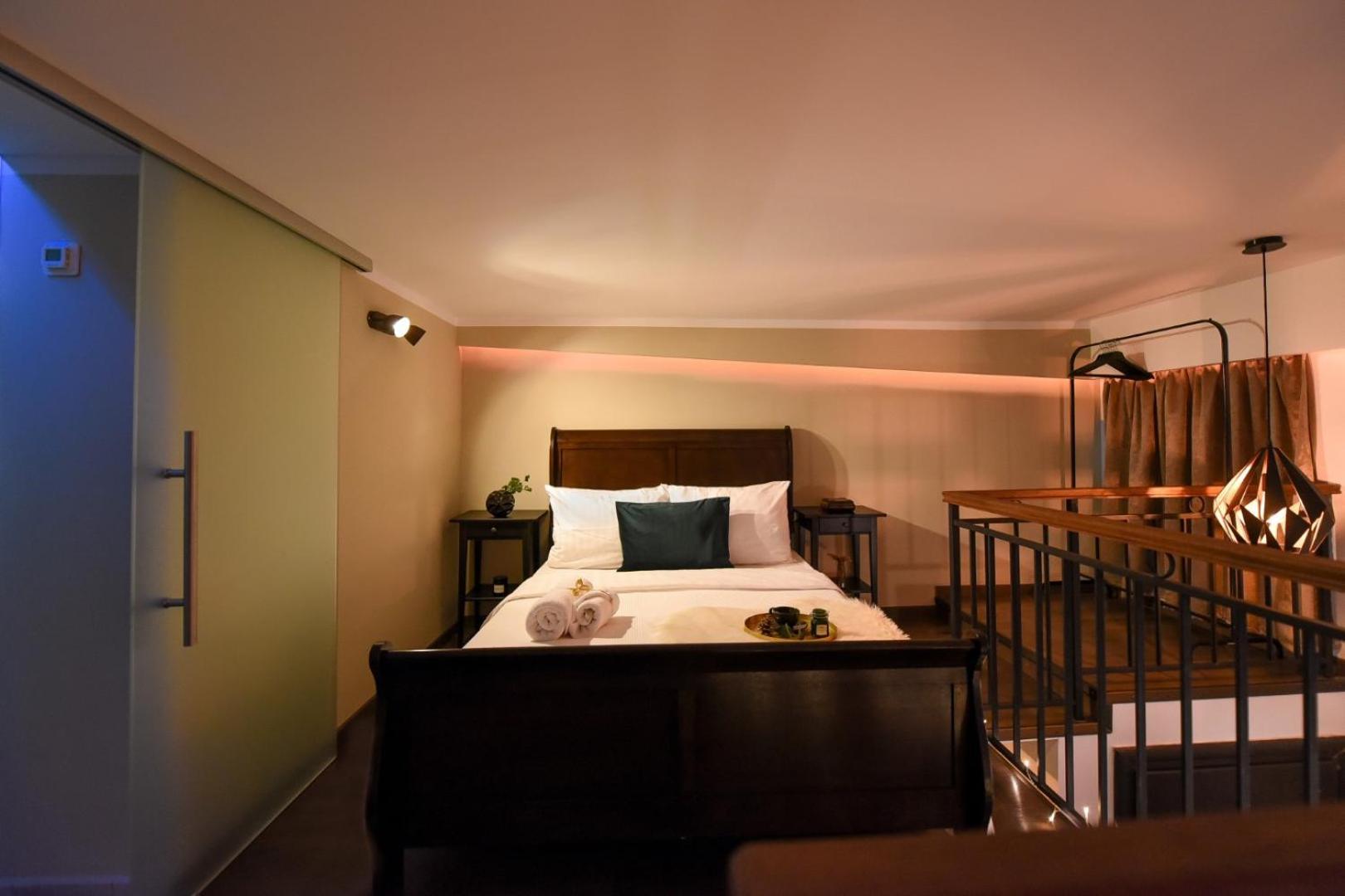 Regina Elisabeta Duplex-style Studios: Cozy Haven In The City Center *