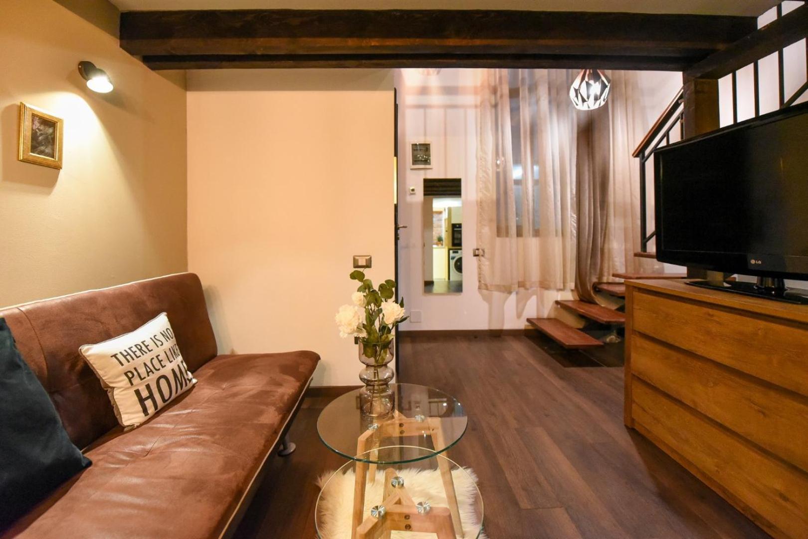 Regina Elisabeta Duplex-style Studios: Cozy Haven In The City Center