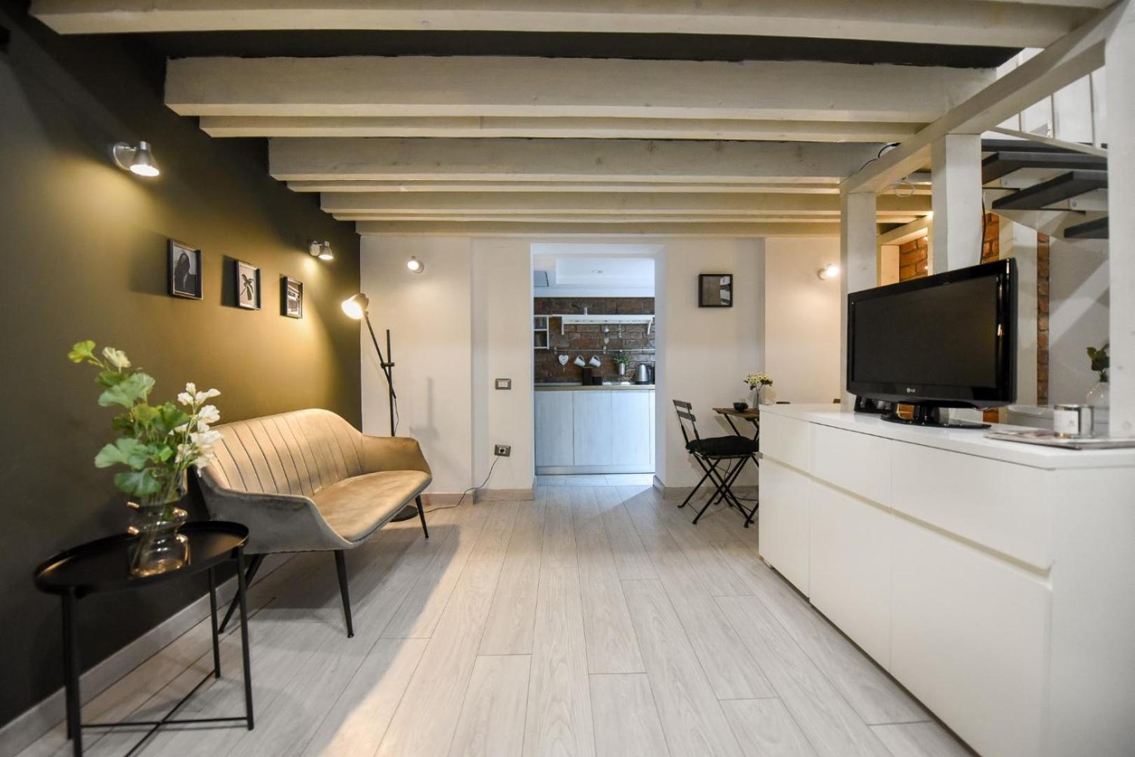 Regina Elisabeta Duplex-style Studios: Cozy Haven In The City Center