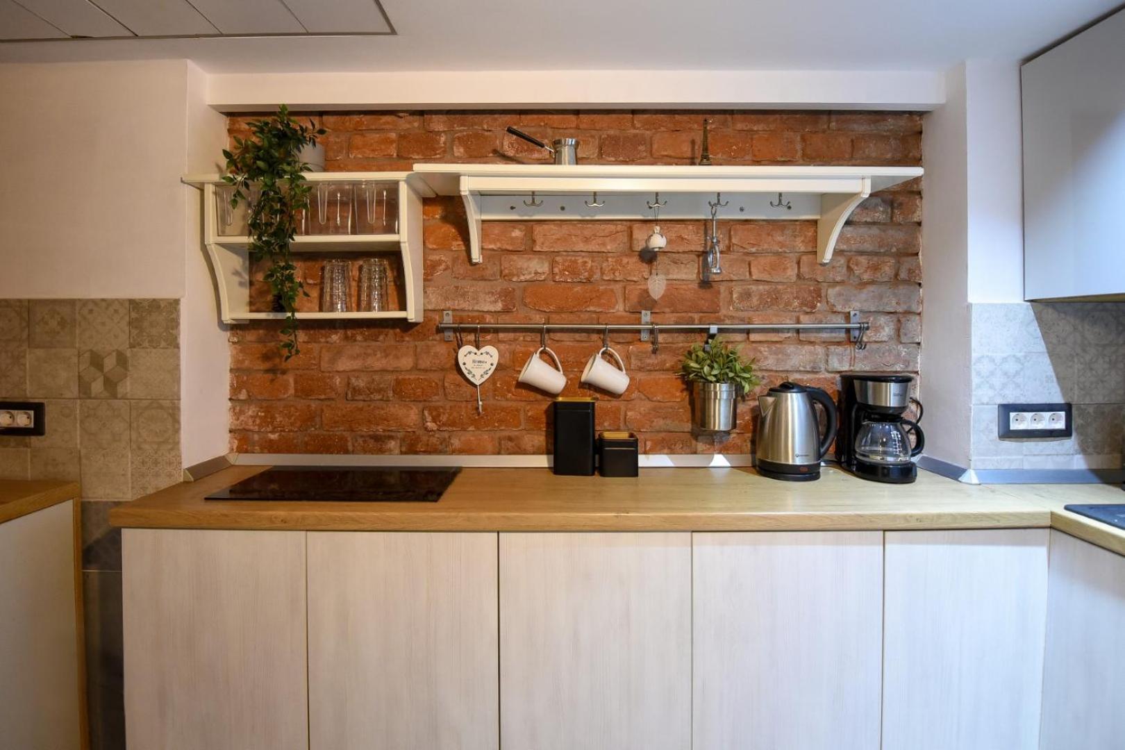 Regina Elisabeta Duplex-style Studios: Cozy Haven In The City Center Apartamento