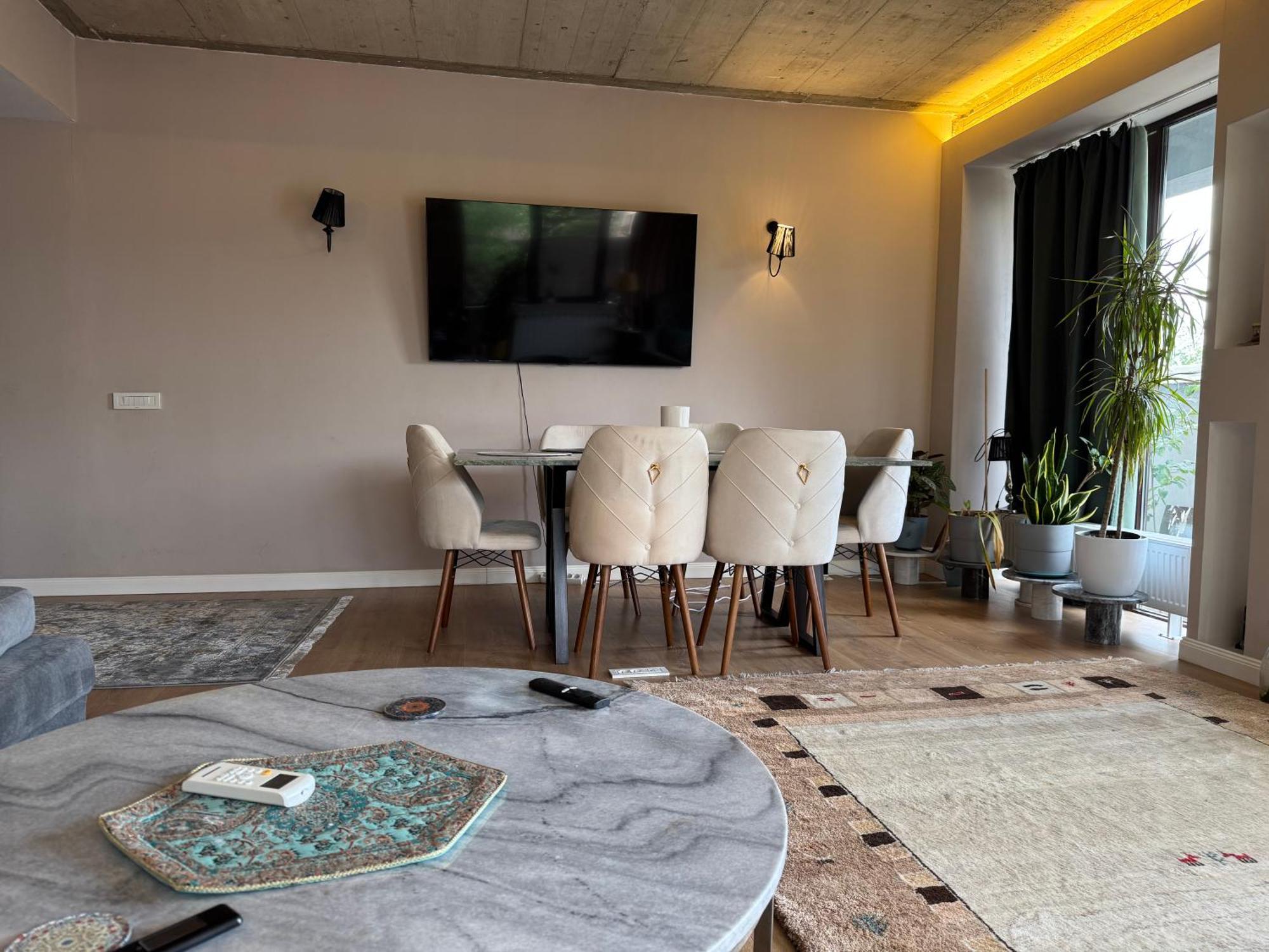 Apartament With Garden Bucureşti